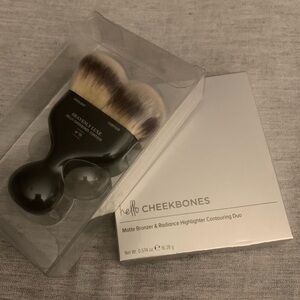 NEW IT Cosmetics Hello Cheekbones & Brush